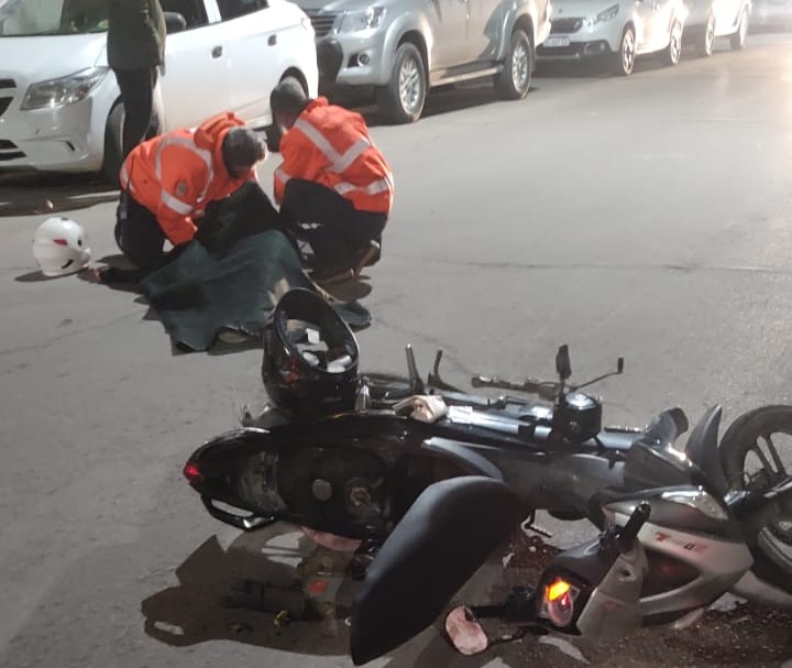 Una Joven Cay De Su Moto Y Sufri Diversos Traumatismos Frente A Cano