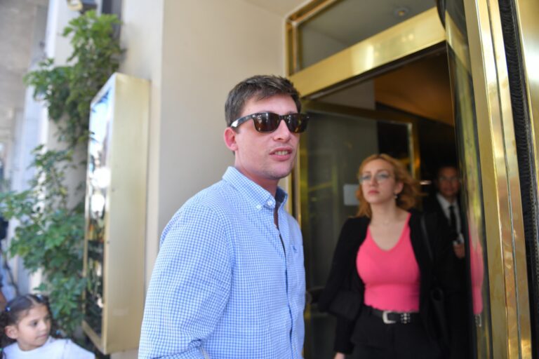 Santiago Caputo fue designado como asesor presidencial – frente a Cano