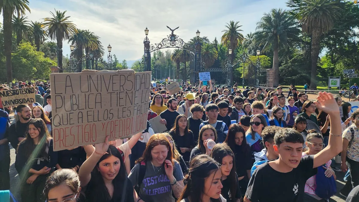 El Gobierno reglamentará el arancelamiento a extranjeros en universidades